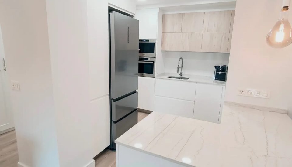 Reforma de vivienda en Las Arenas (Getxo) — acabados premium