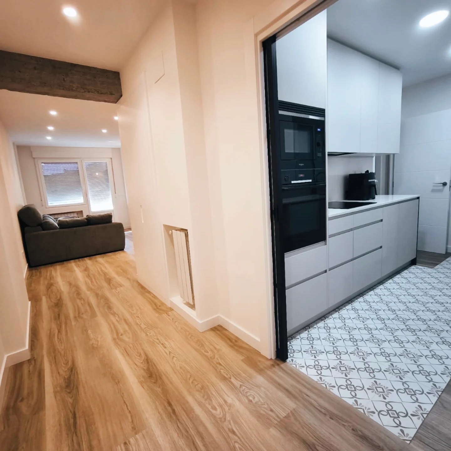 Zona de estar reformada en piso céntrico Bilbao
